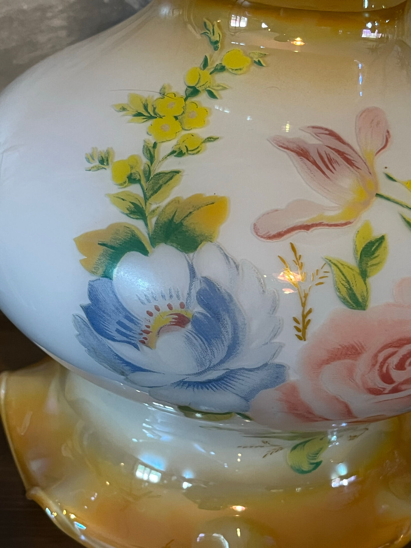 Vintage suspension in iridescent opaline floral – Verrerie de Vianne – Ét