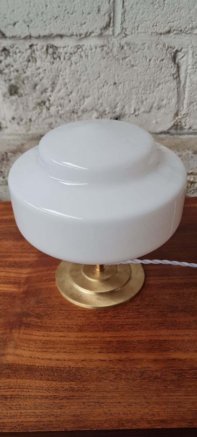Opaline table lamp