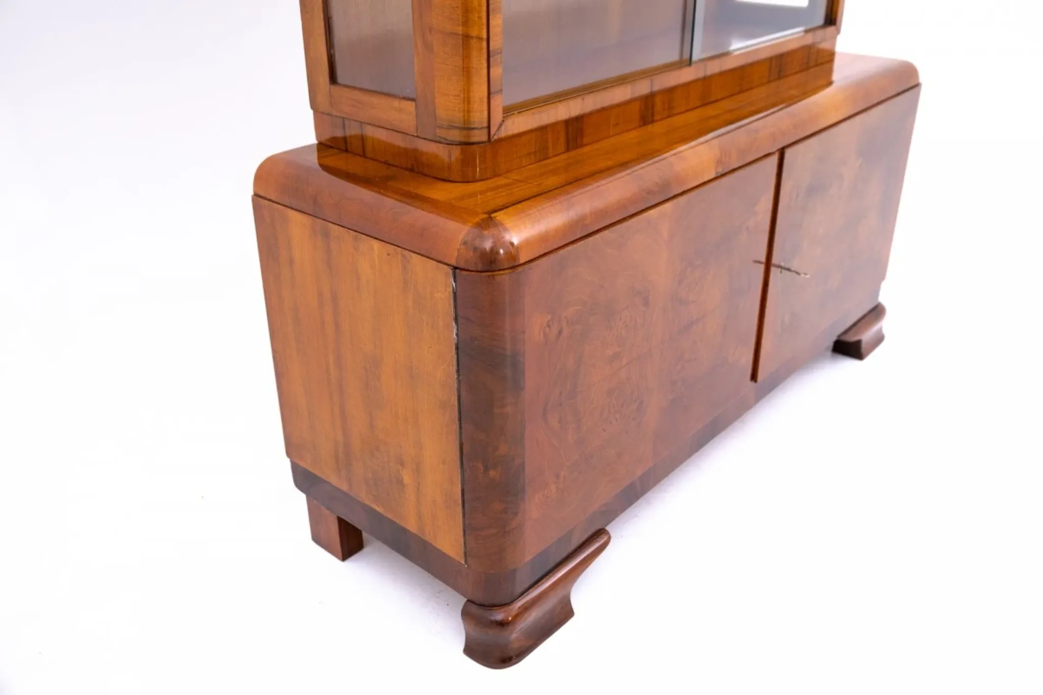 Polish Art Deco display cabinet, circa 1930.