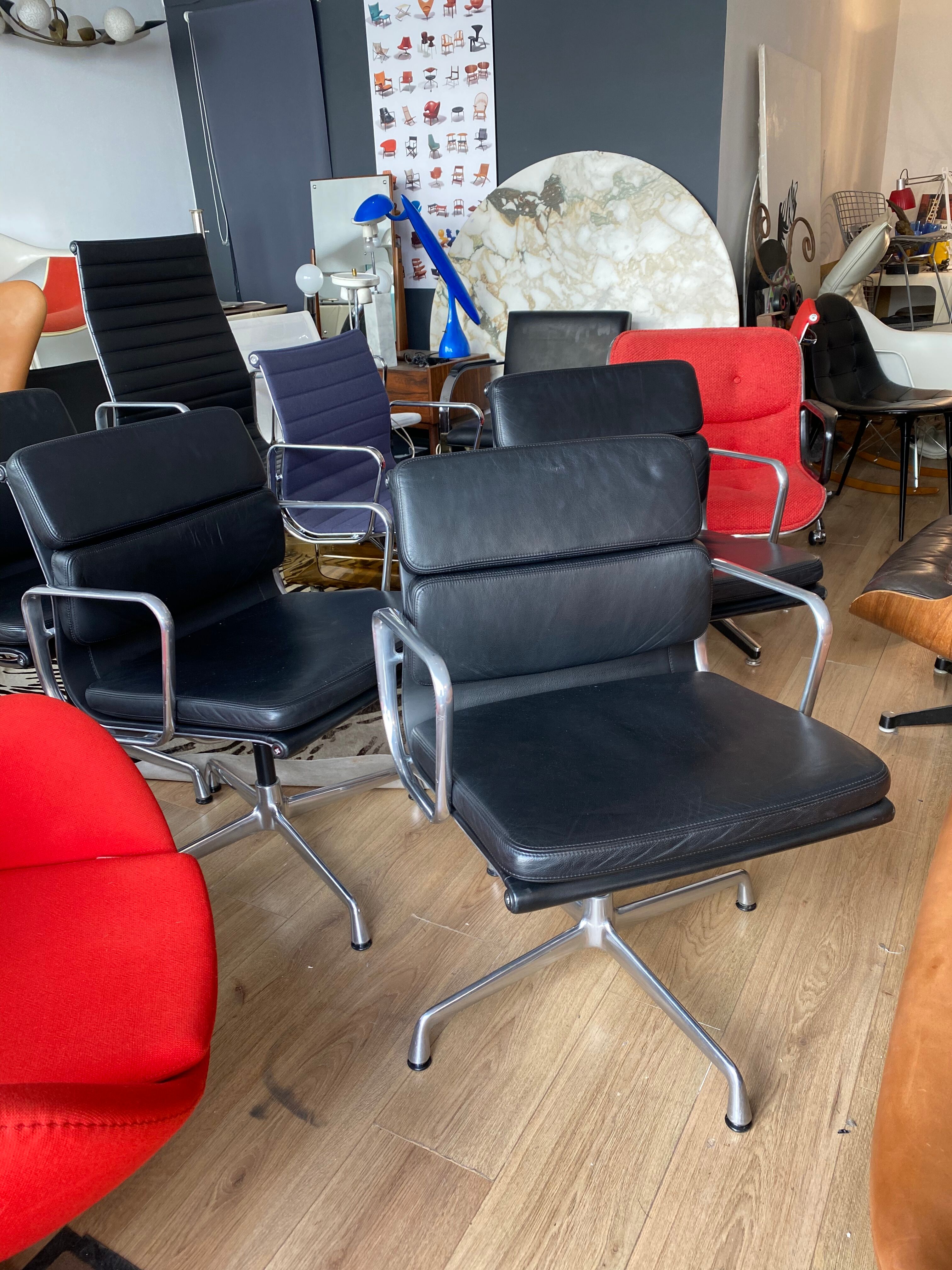 Fauteuil Softpad EA 208 de Charles et Ray Eames édition Vitra