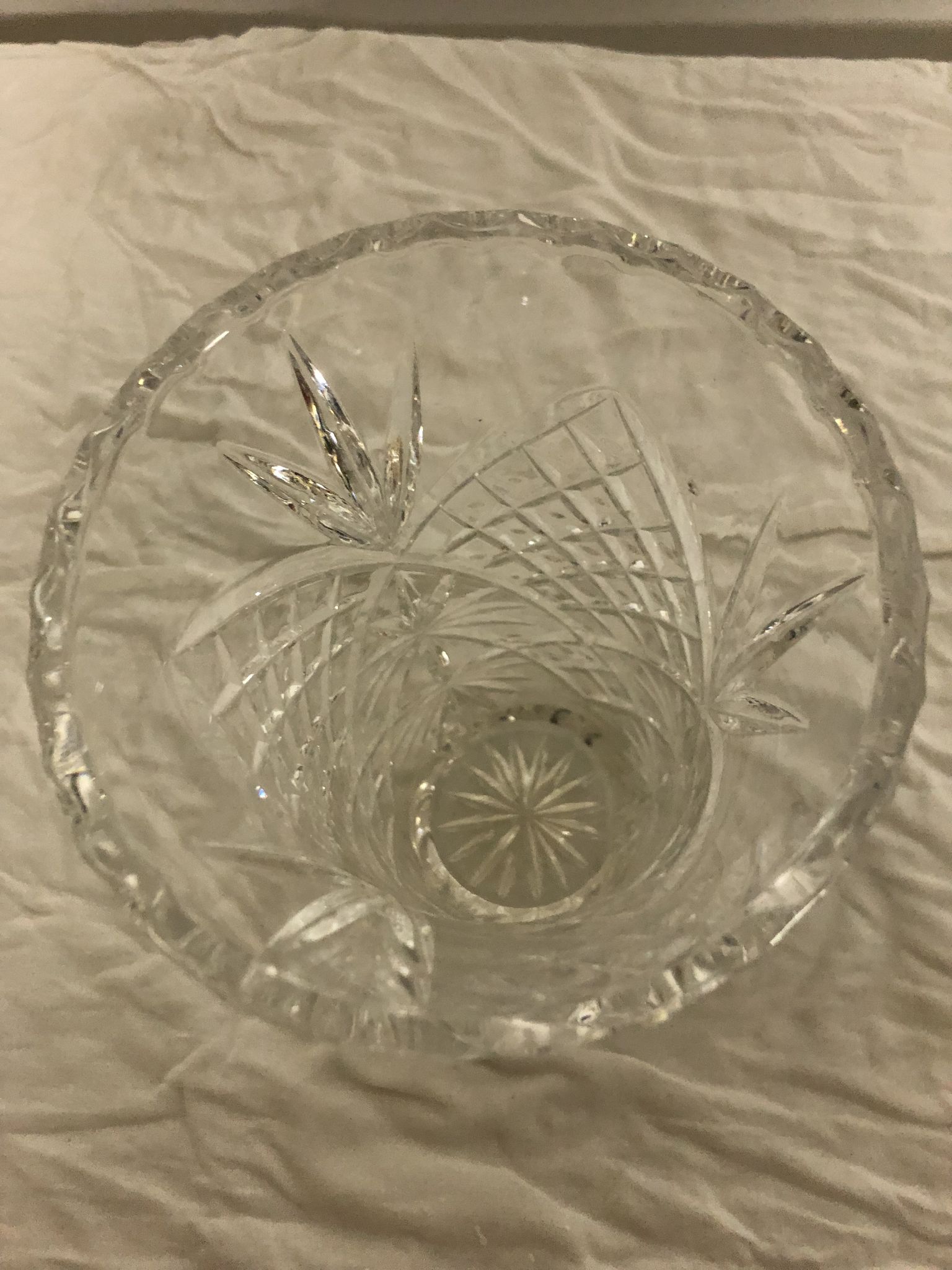 Vintage vase in chiseled crystal
