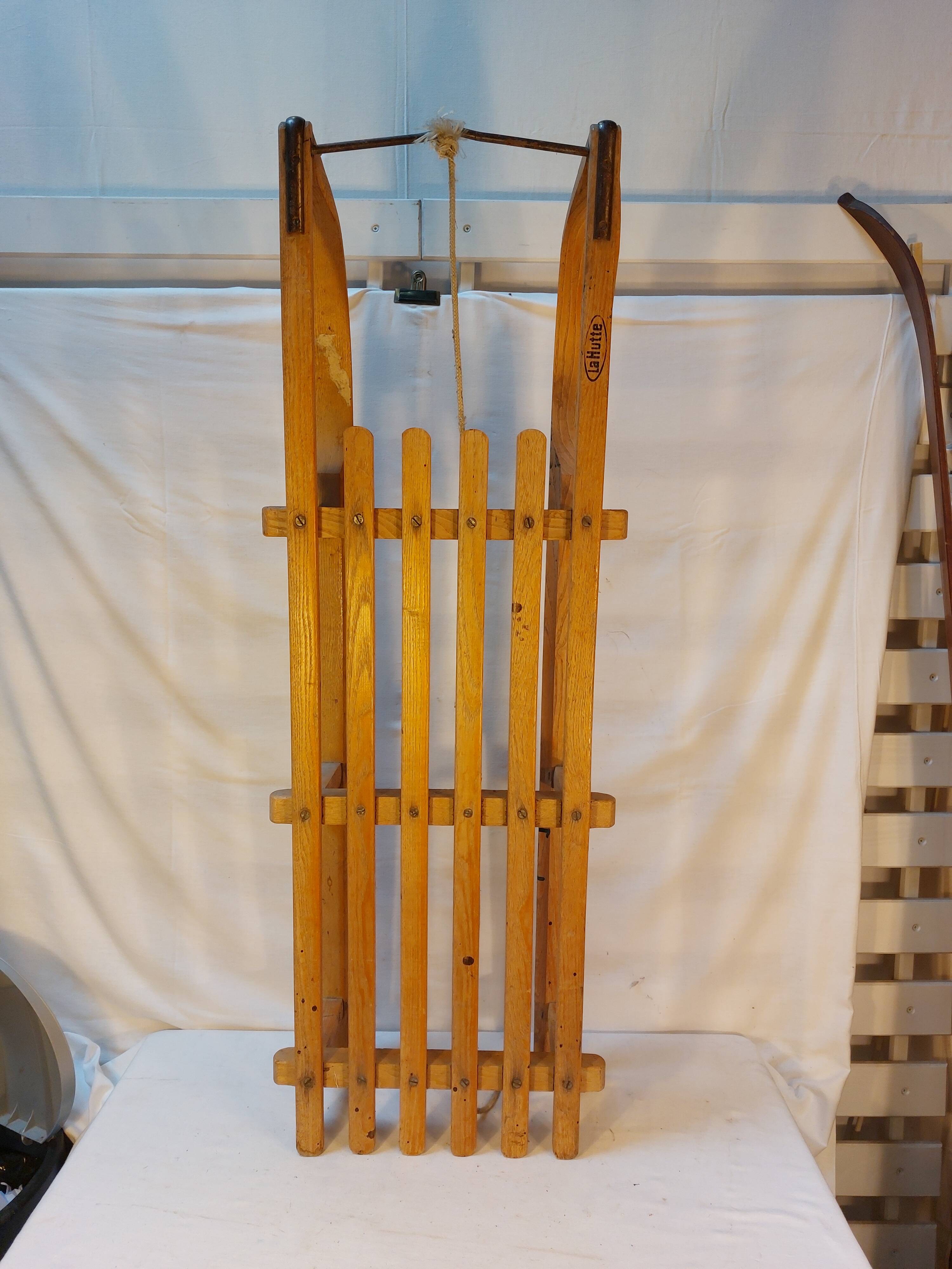 Vintage solid beech sled signed La Hutte - 110 cm