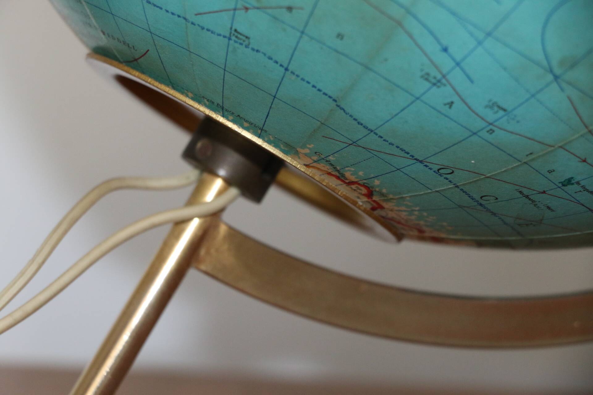 Globe terrestre lumineux TARIDE verre 1966