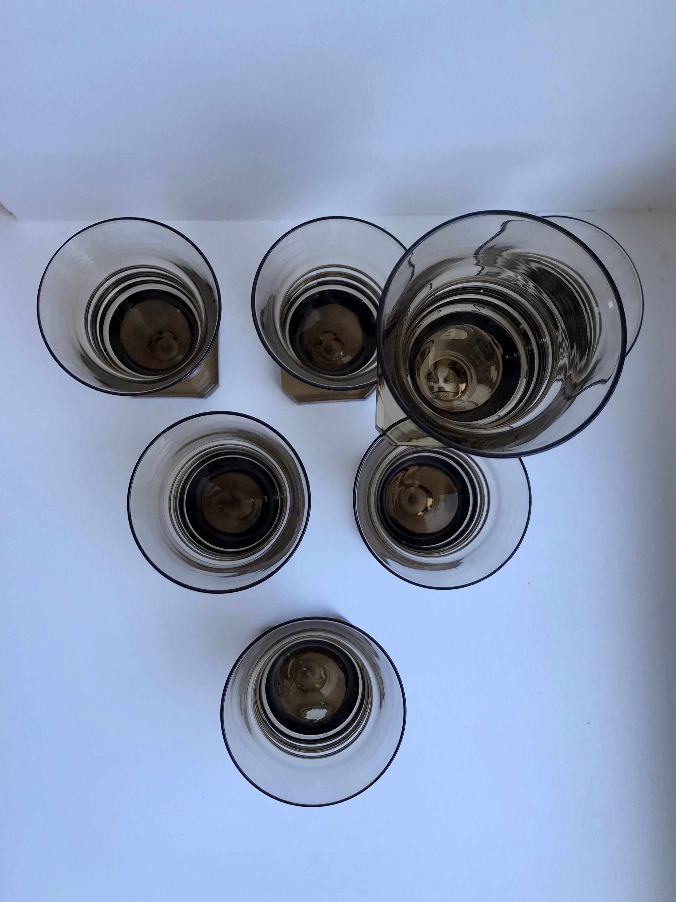 Set of 7 glasses in art deco smoked glass 30s