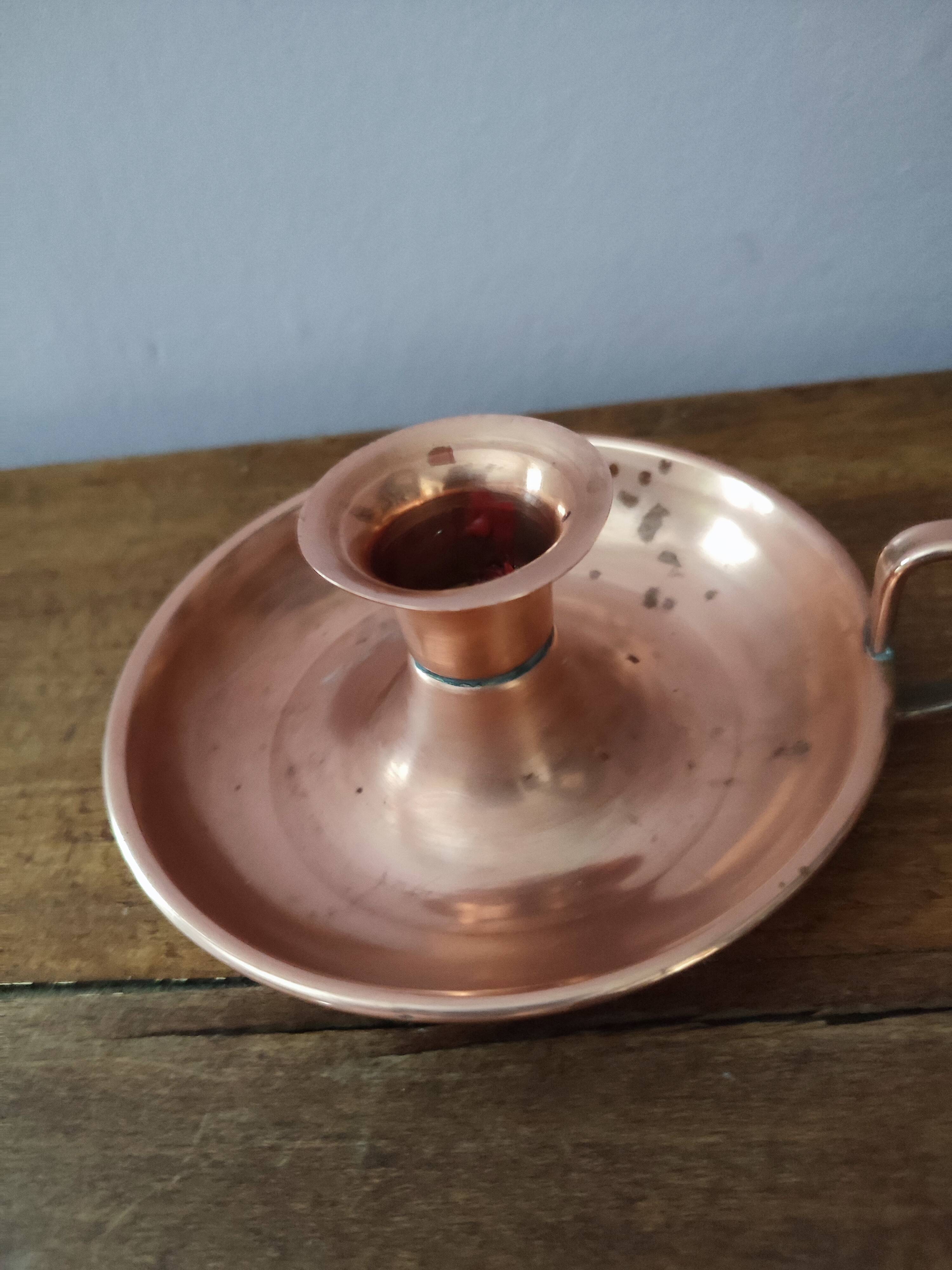 Cellar rat candle holder