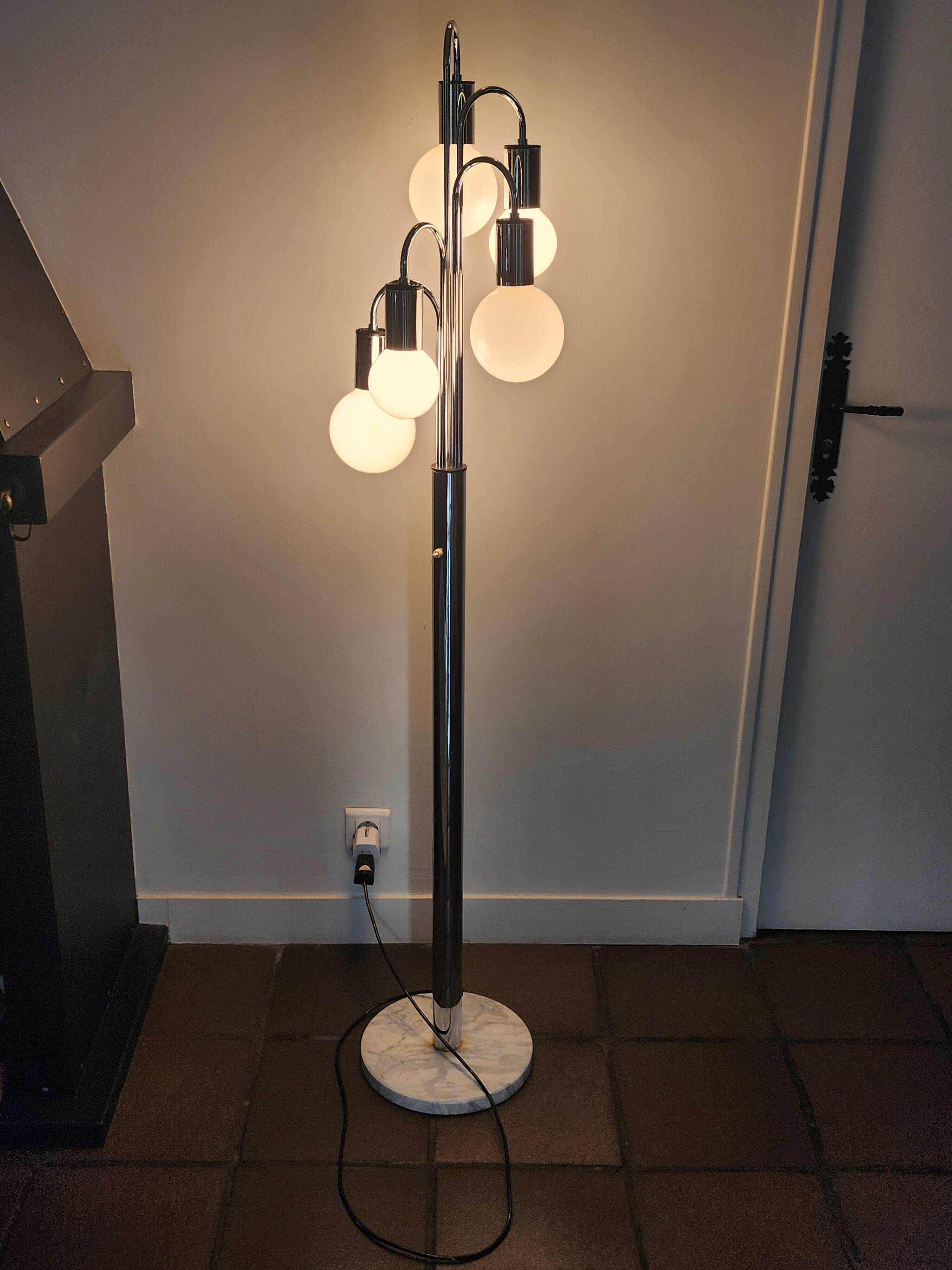 Waterfall floor lamp by Robert Sonneman