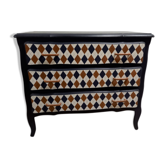 Patterned chest of drawers