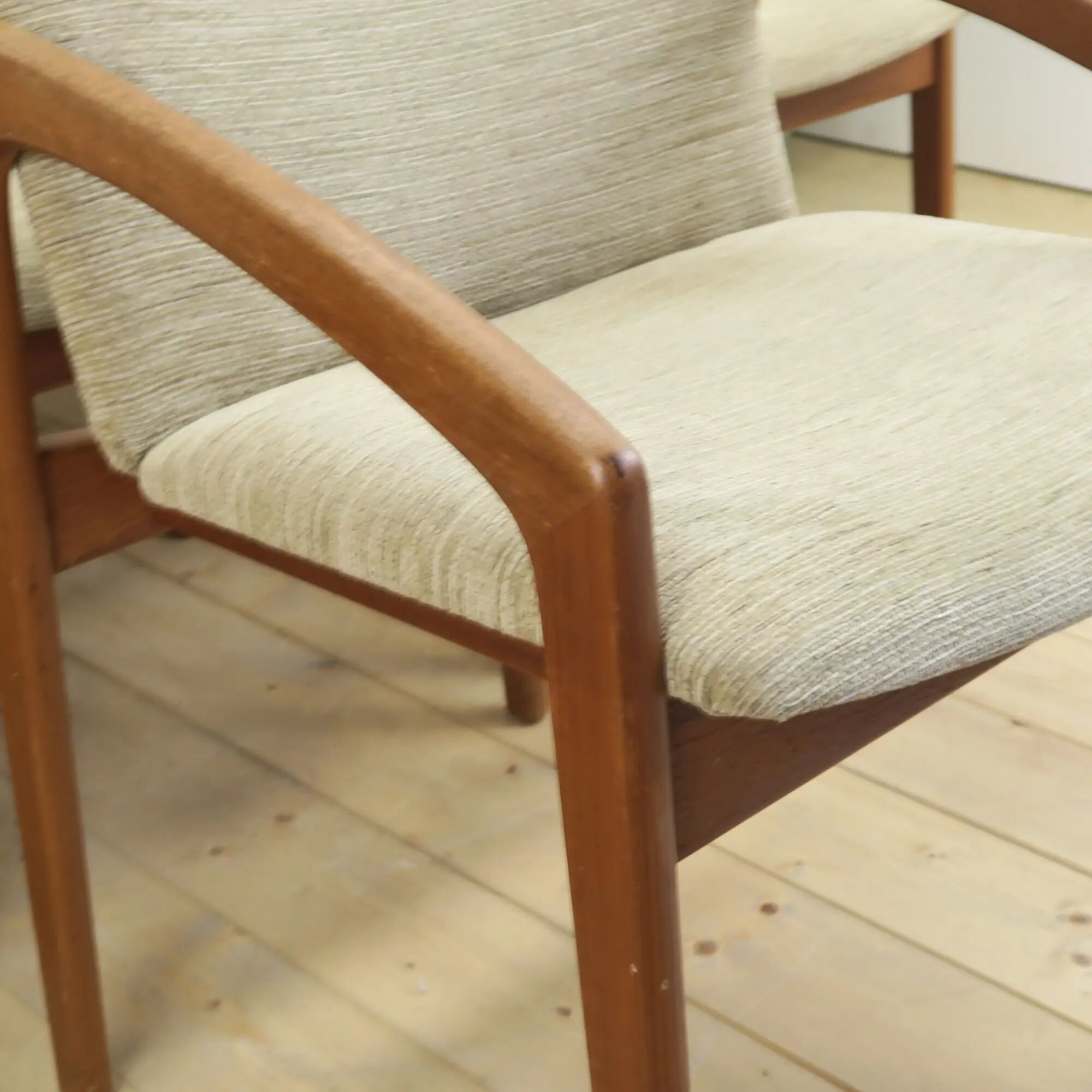 Set of 8 model 23 chairs in teak by Henning Kjærnulf for Korup Stolefabrik, Denmark 1960.