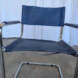Chaise S34 de style vintage Mart Stam : cuir bleu, fauteuil de bureau Bauhaus