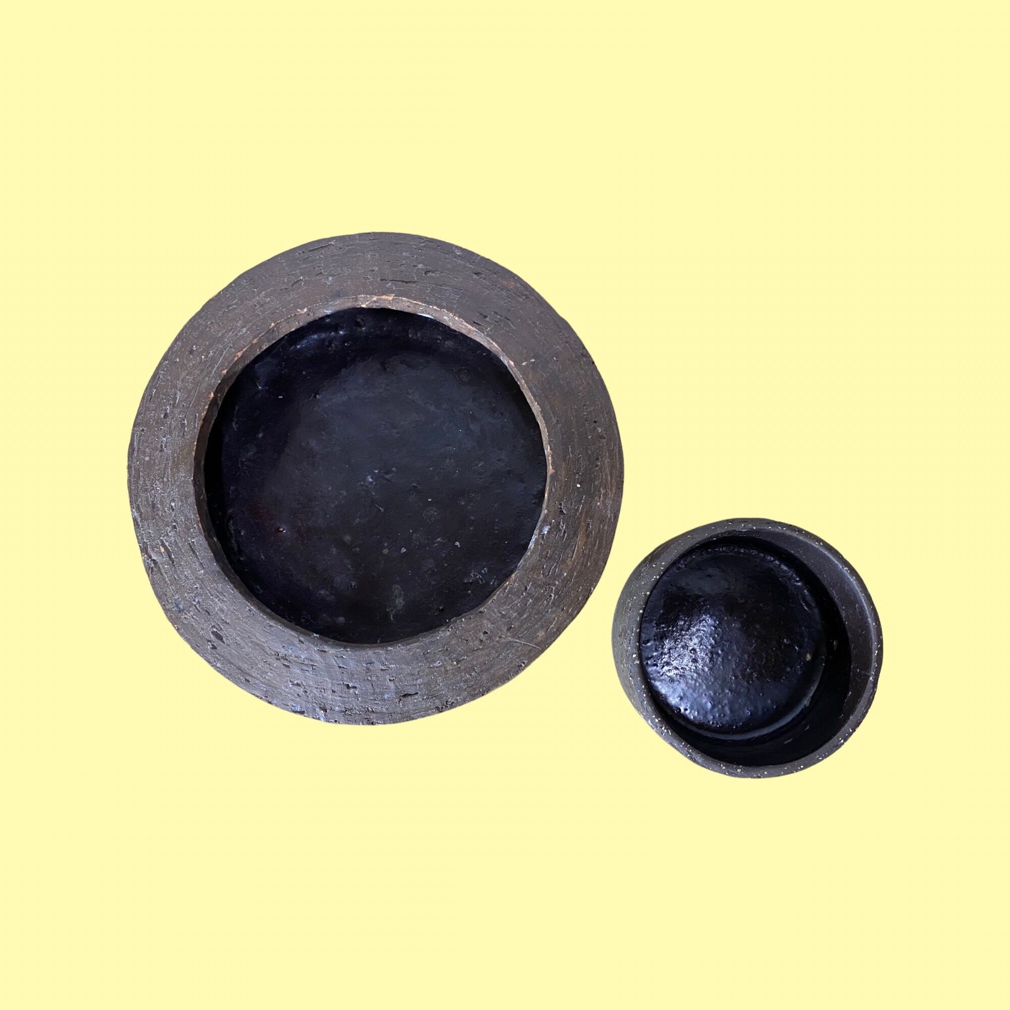 Set of 2 handmade ceramic vintage bowls | made by 'freddy kunsthøjskolen holbæk in 1966