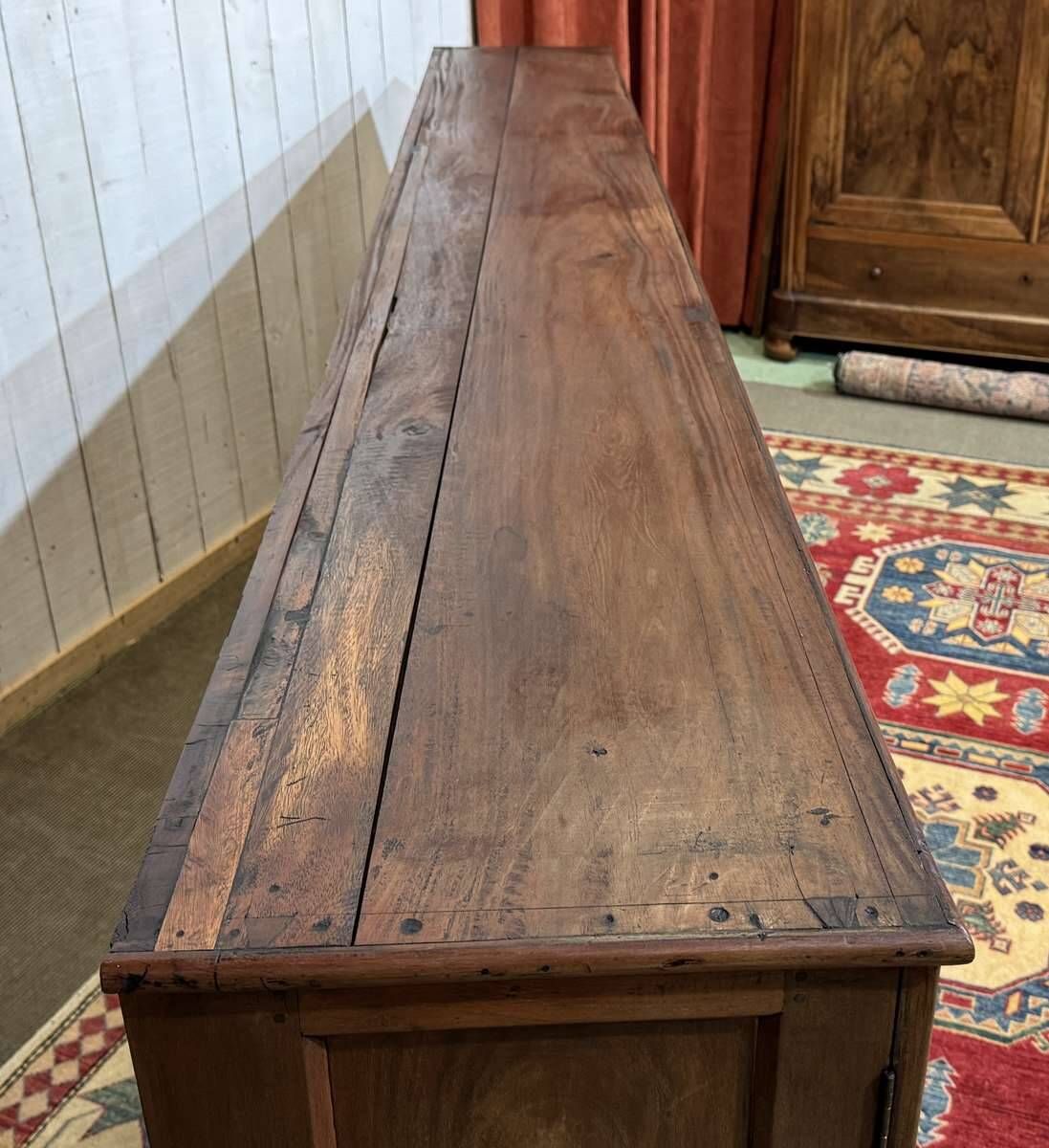 Enfilade with 6 original Indian mahogany doors from the 1950s.
