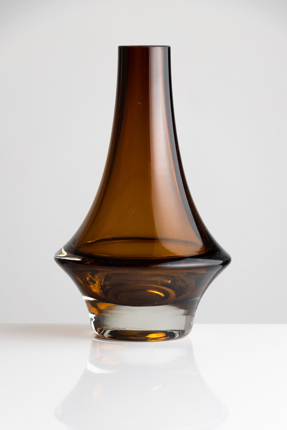 Mid-century modern vase design by Tamara Aladin for Riihimäki