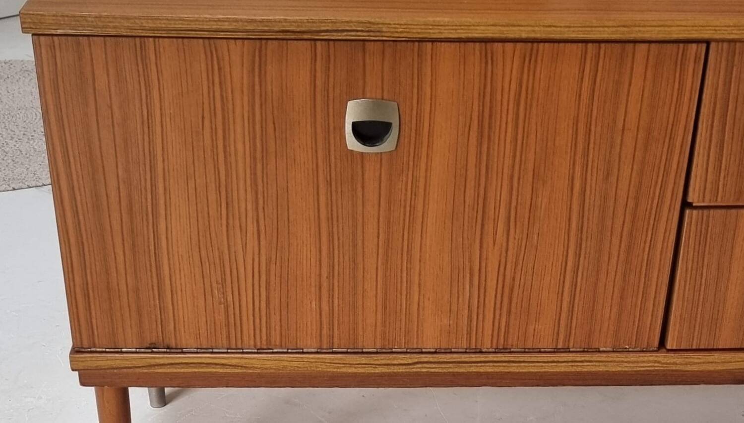 Buffet du milieu du siècle