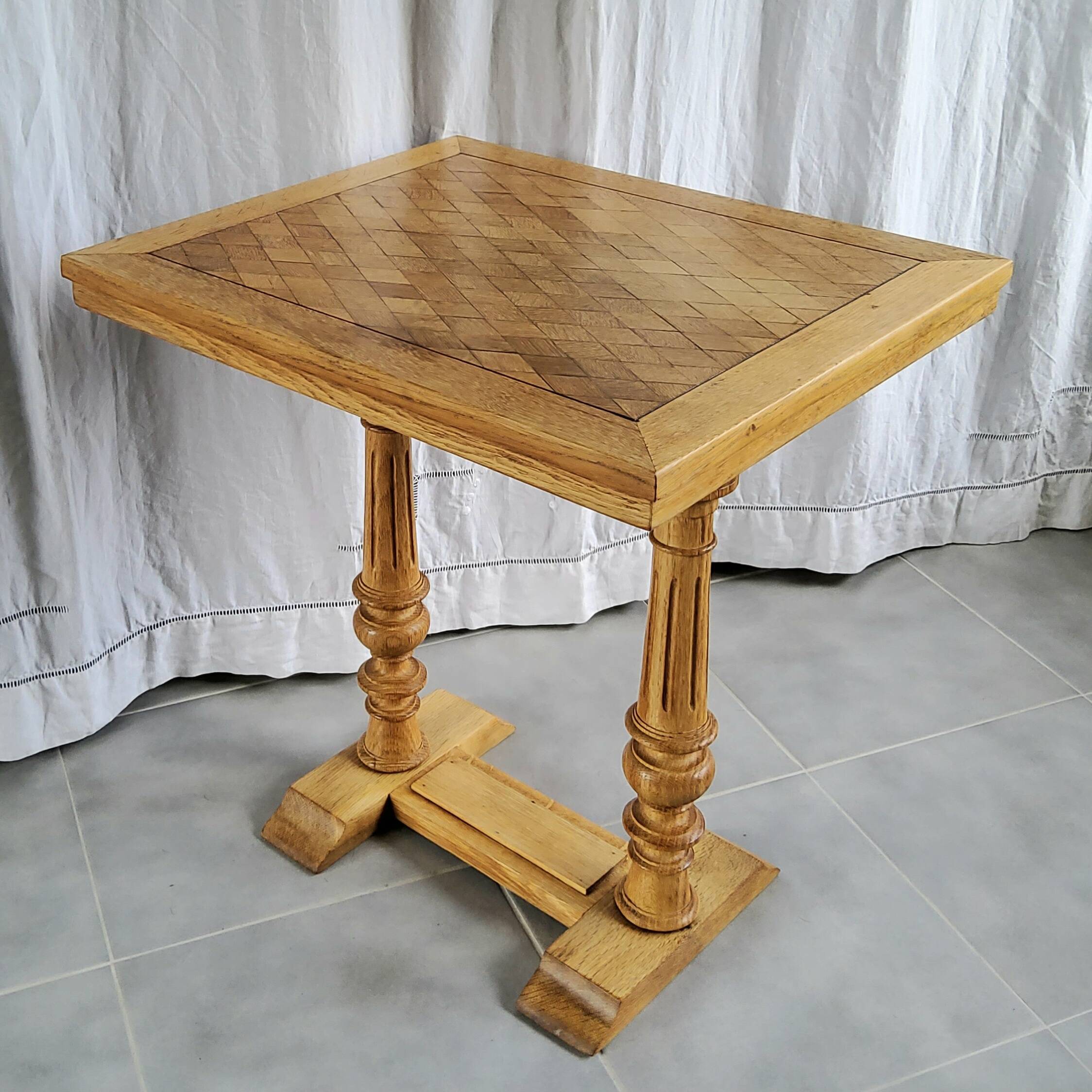 Coffee table/pedestal table