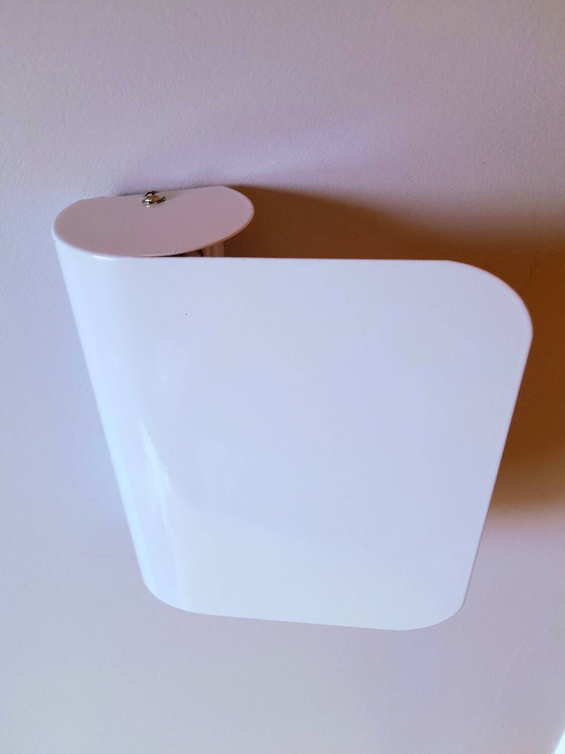 White lacquered metal wall sconces