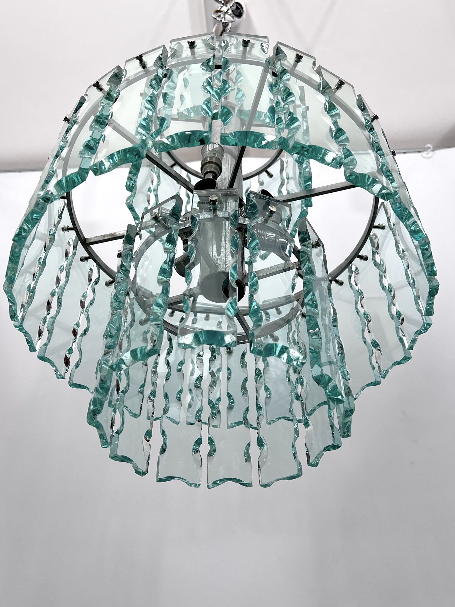 Italian cut glass chandelier by Zero Quattro. 1970s
