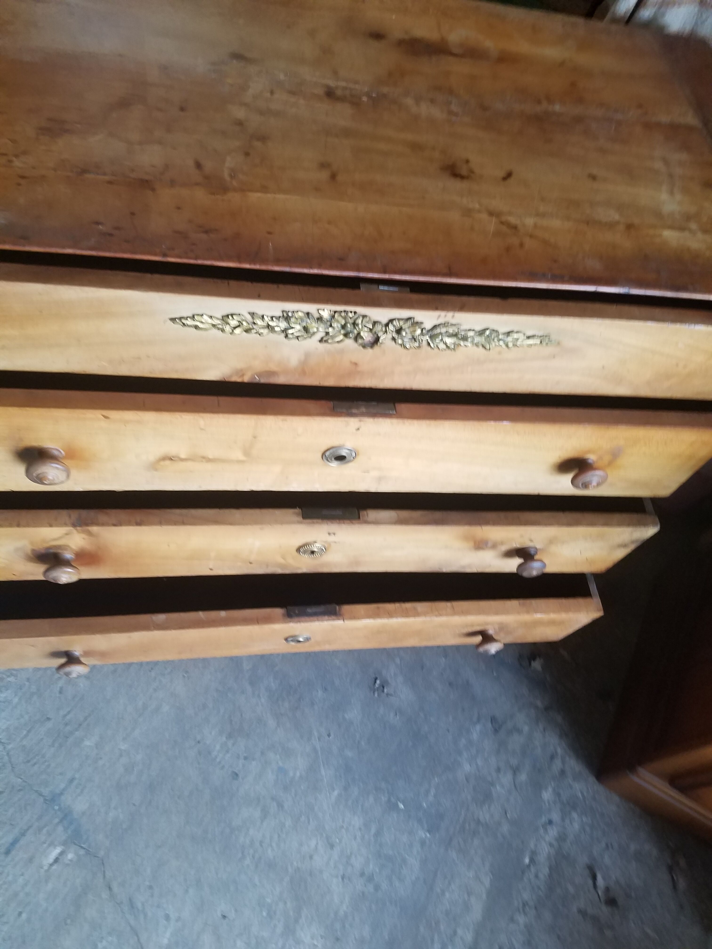 Ancienne commode 4 tiroirs