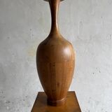 Vase sculptural haut en bois massif, finition brun naturel, objet d'art minimaliste tourné, 73,5 cm