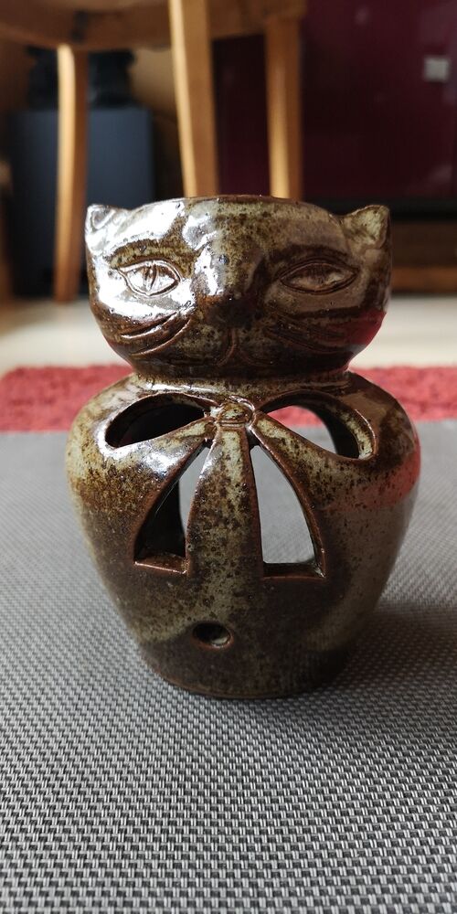 Burns perfume in sandstone form zoomorphic cat - 1970s