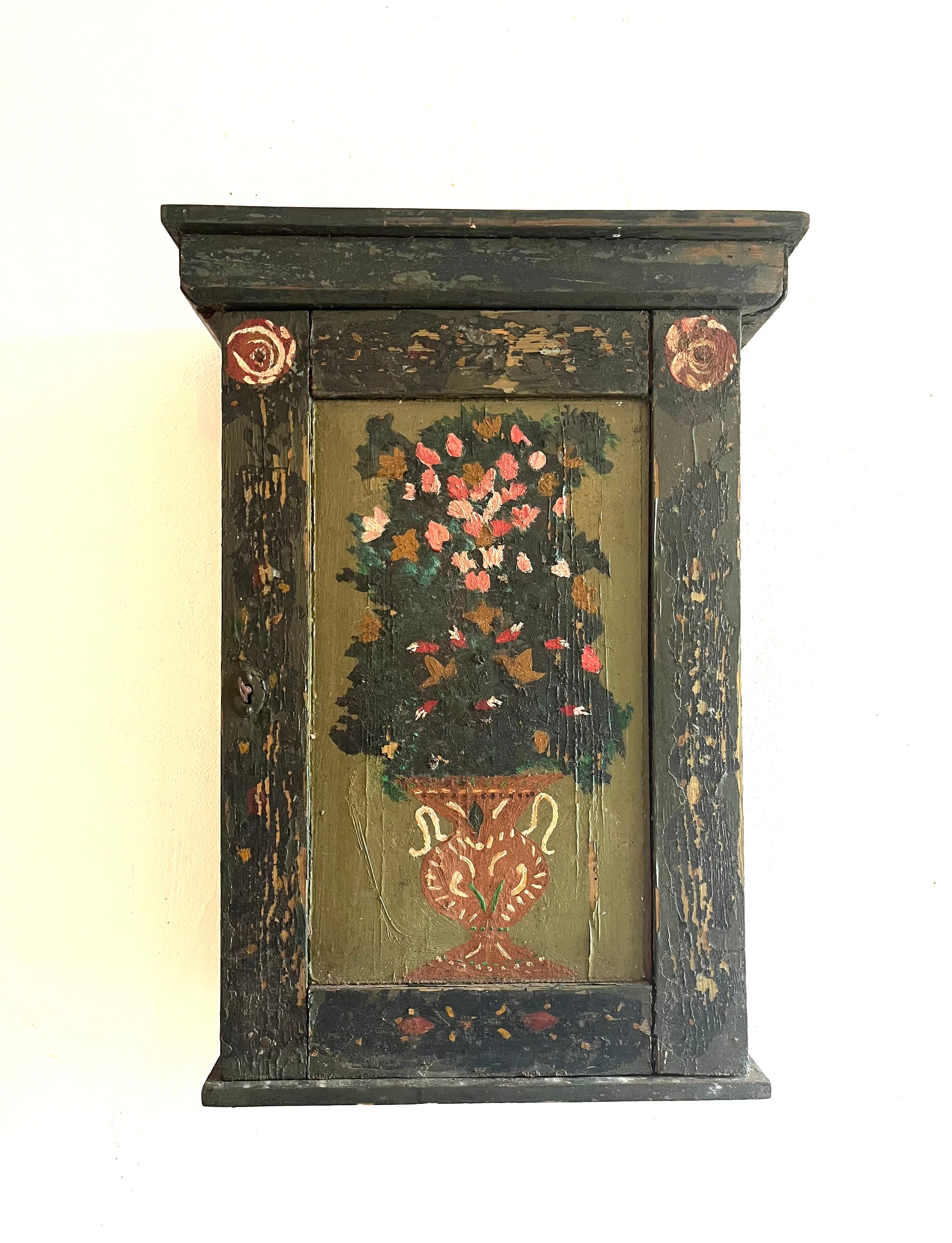 Armoire murale ancienne