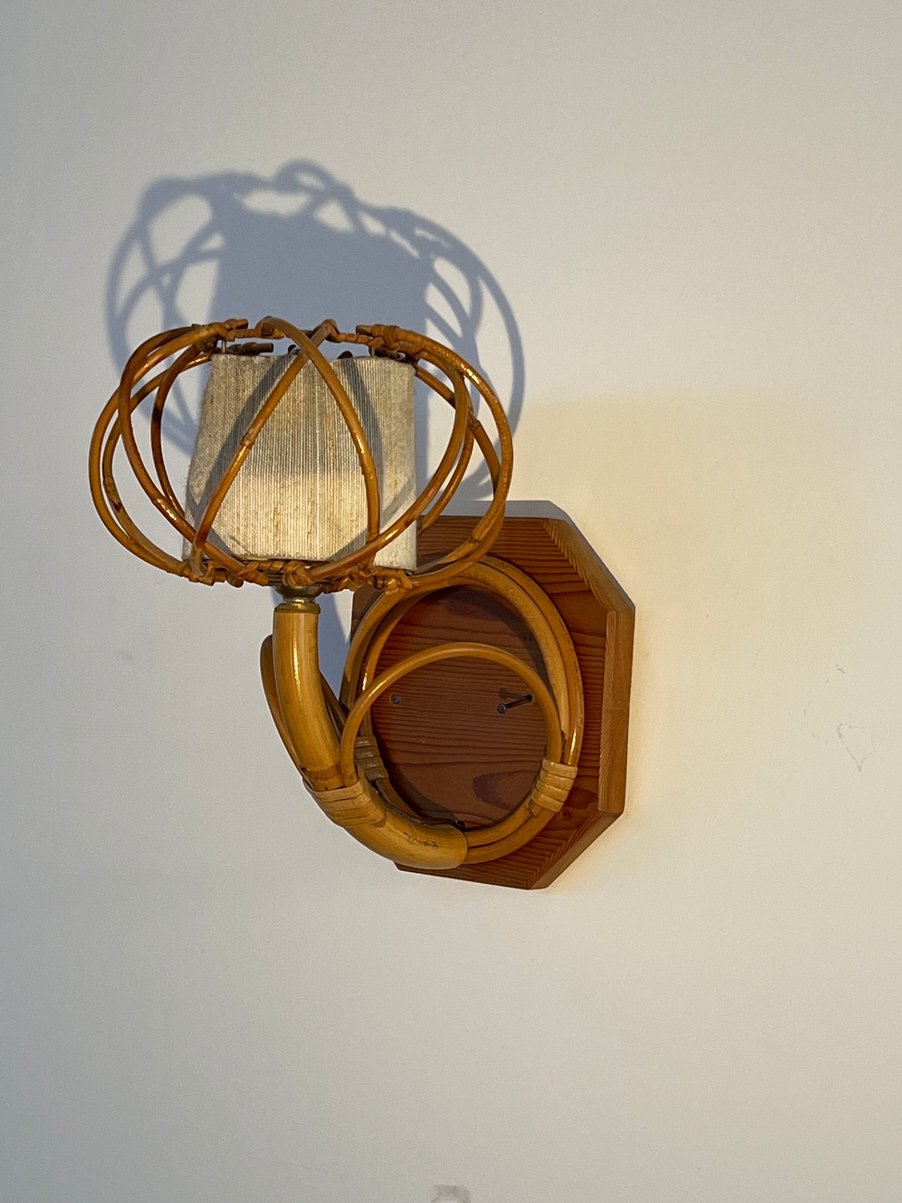 Vintage rattan wall lamp