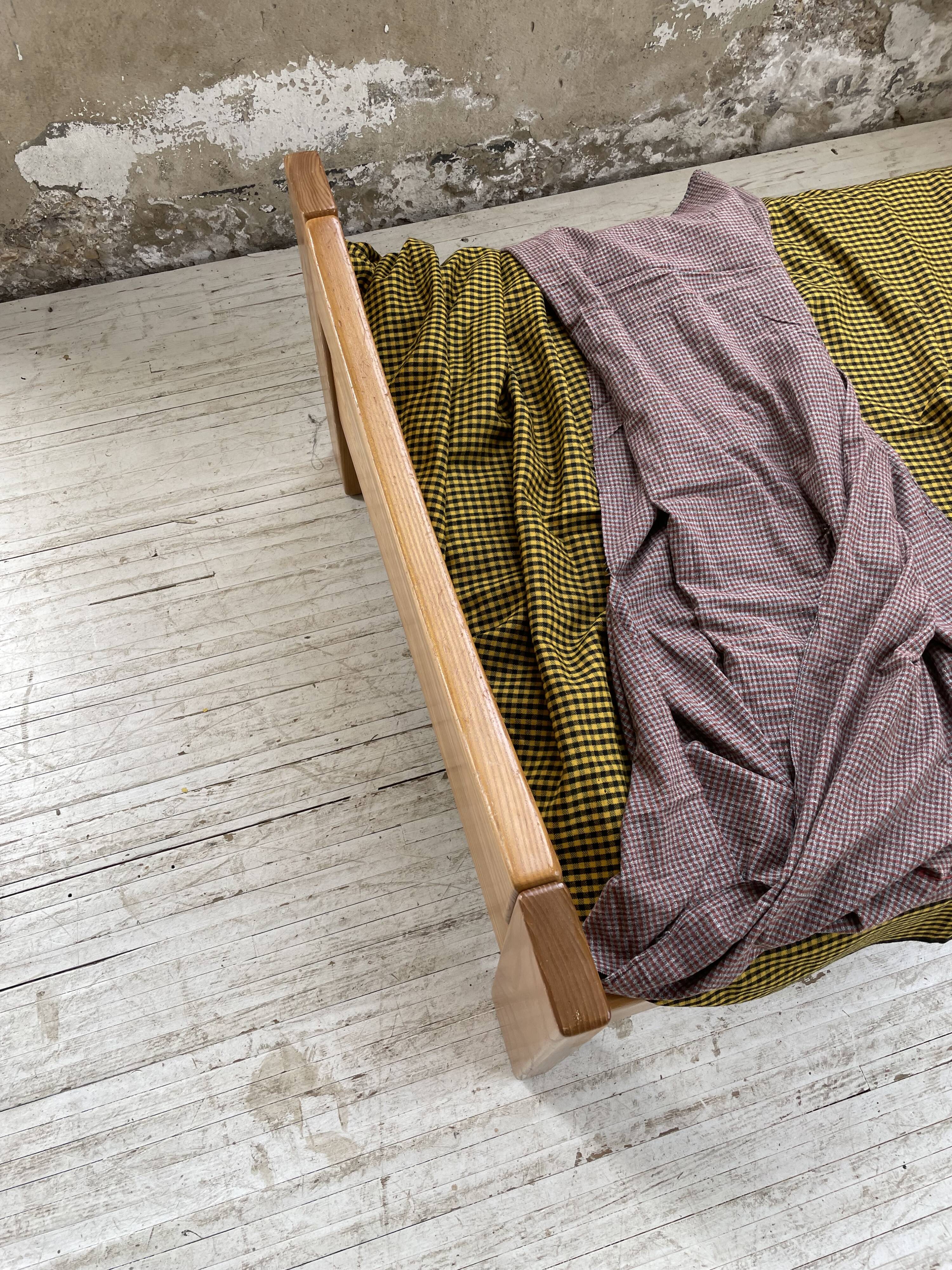 Maison Regain solid single bed