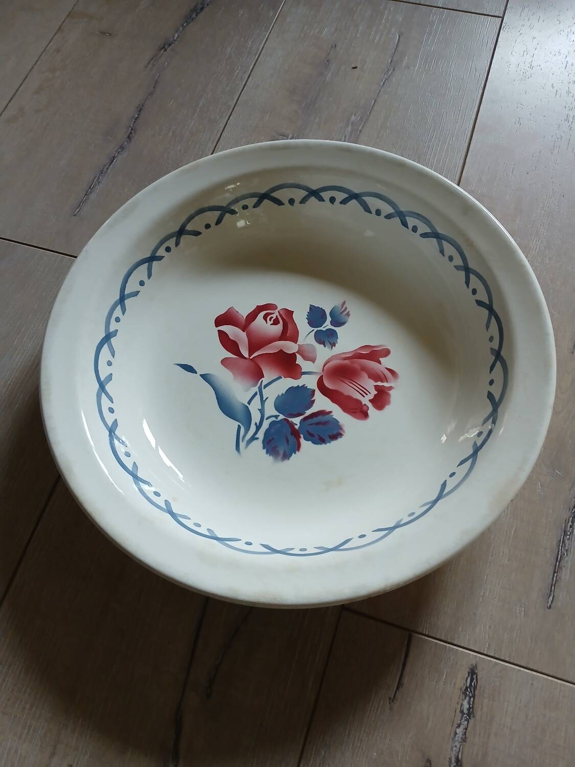 Old Digoin and Sarreguemines dish, "Cannes" model