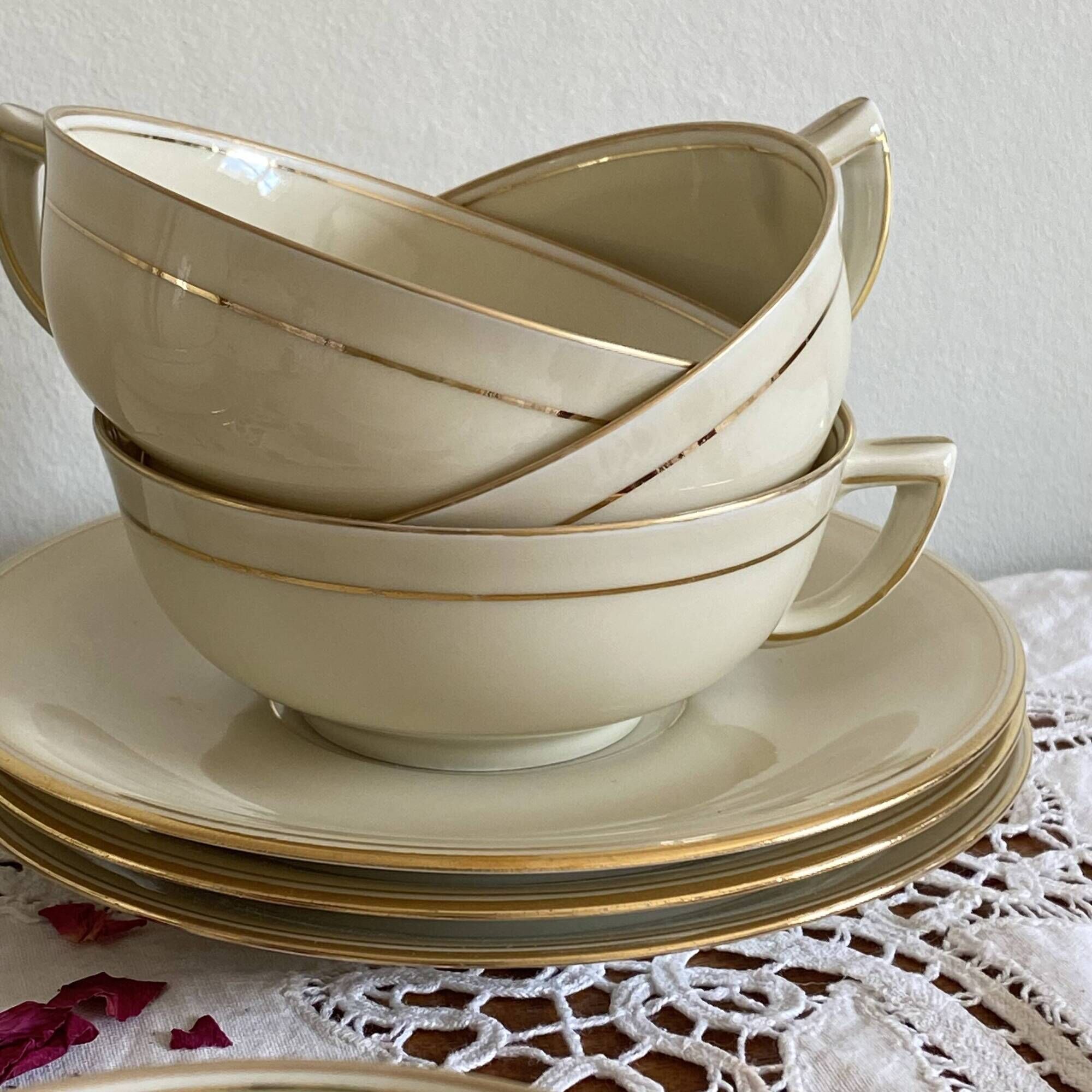 6 fine porcelain coffee and tea cups from the Limoges royal factory