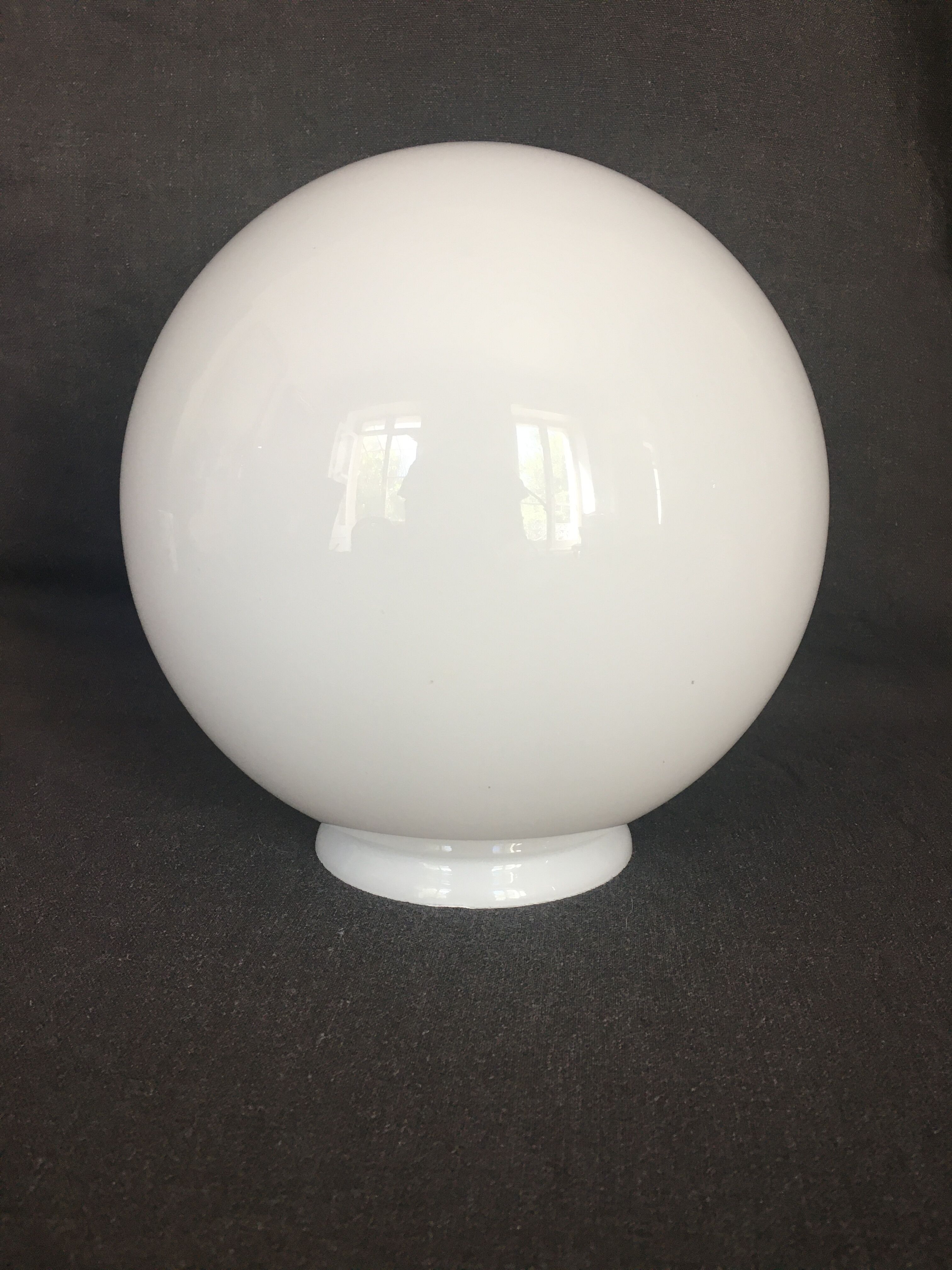 Globe in white opaline
