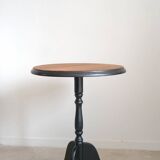 Tripod pedestal table