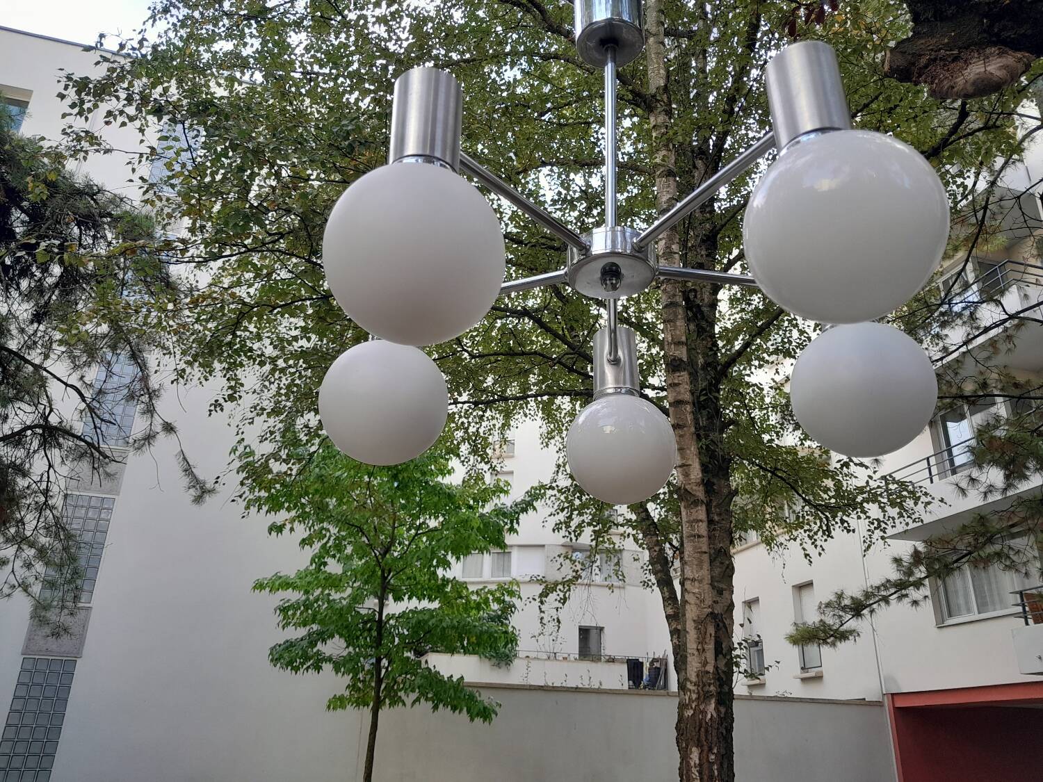 Lustre chrome