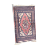 Rectangular oriental rug 153 x 91 cm