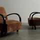 Paire de fauteuils en velours art déco