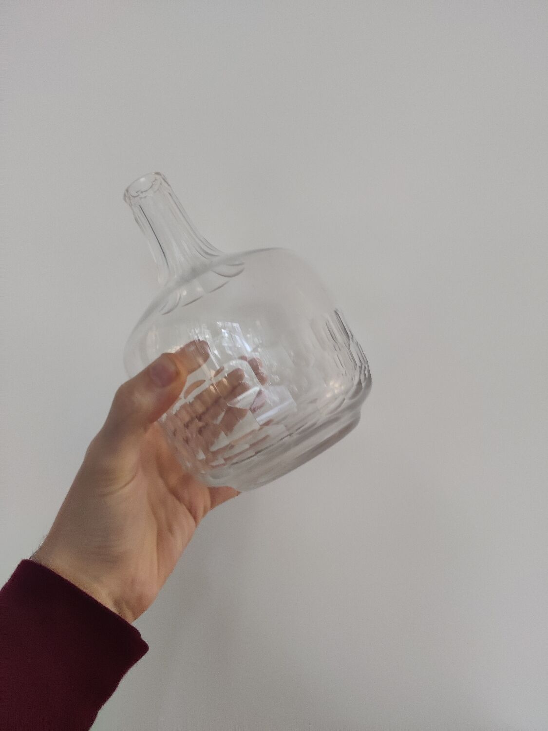 Ball carafe molded glass