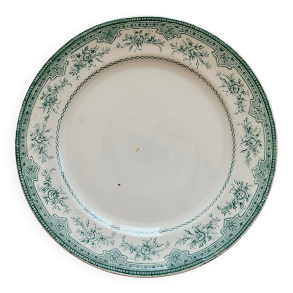 Assiette plate ancienne terre de fer Onnaing modèle Roses Mousses