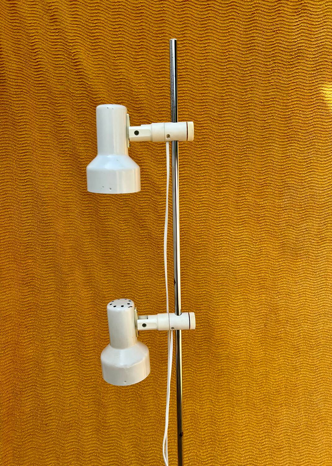 Vintage 1980s floor lamp/lighting strip