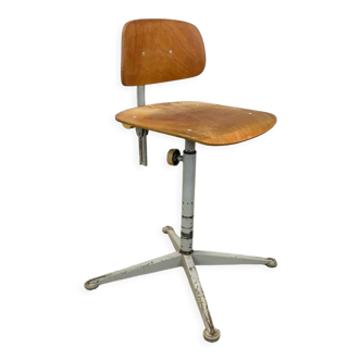 Swivel and adjustable workshop chair