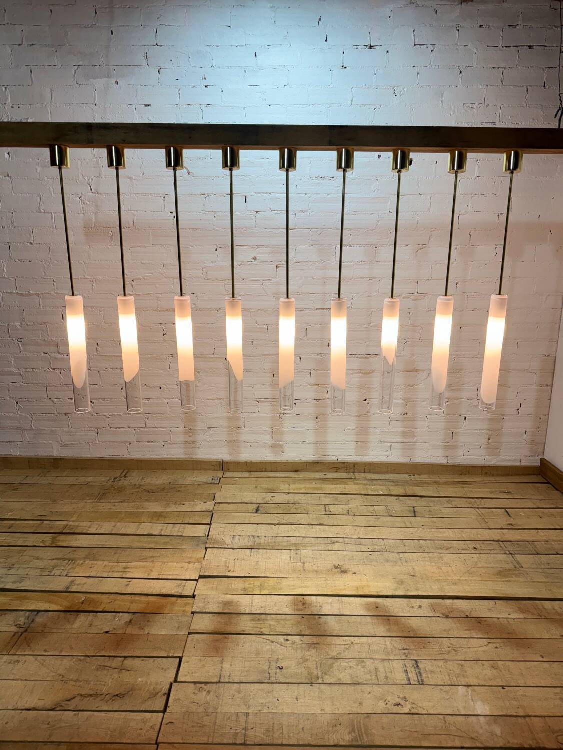 Series of 8 bar suspensions 1970