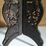 Table basse ancienne sculptée en bois de teck