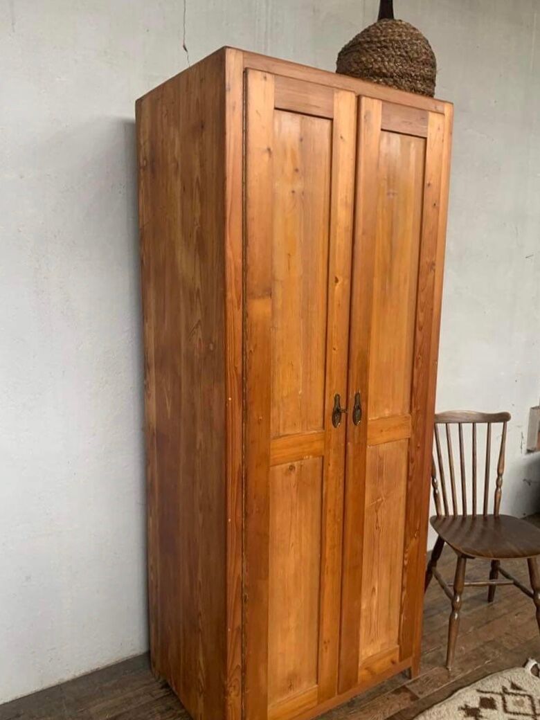 Parisian wardrobe with 2 doors in solid fir