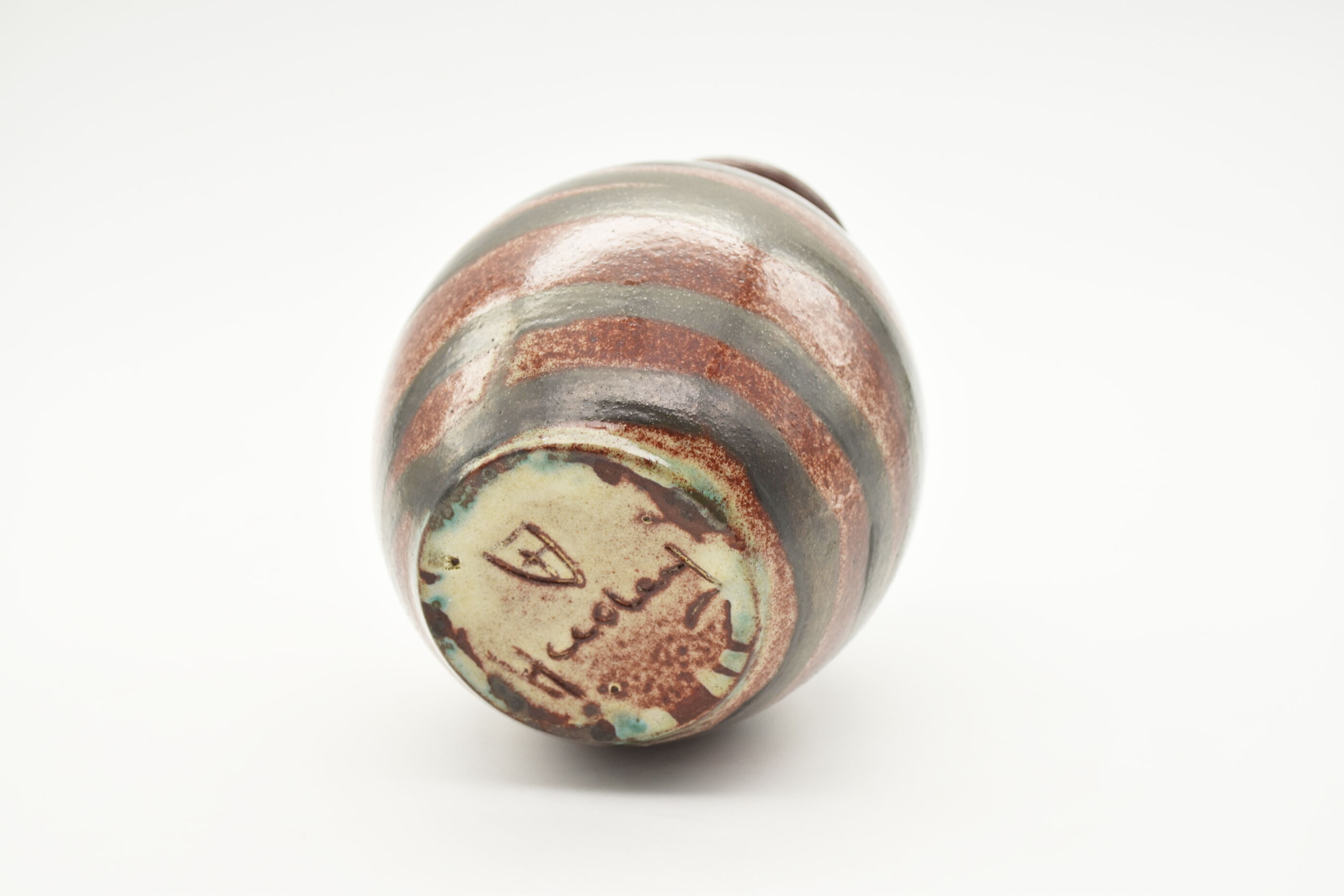 Accolay ceramic vase