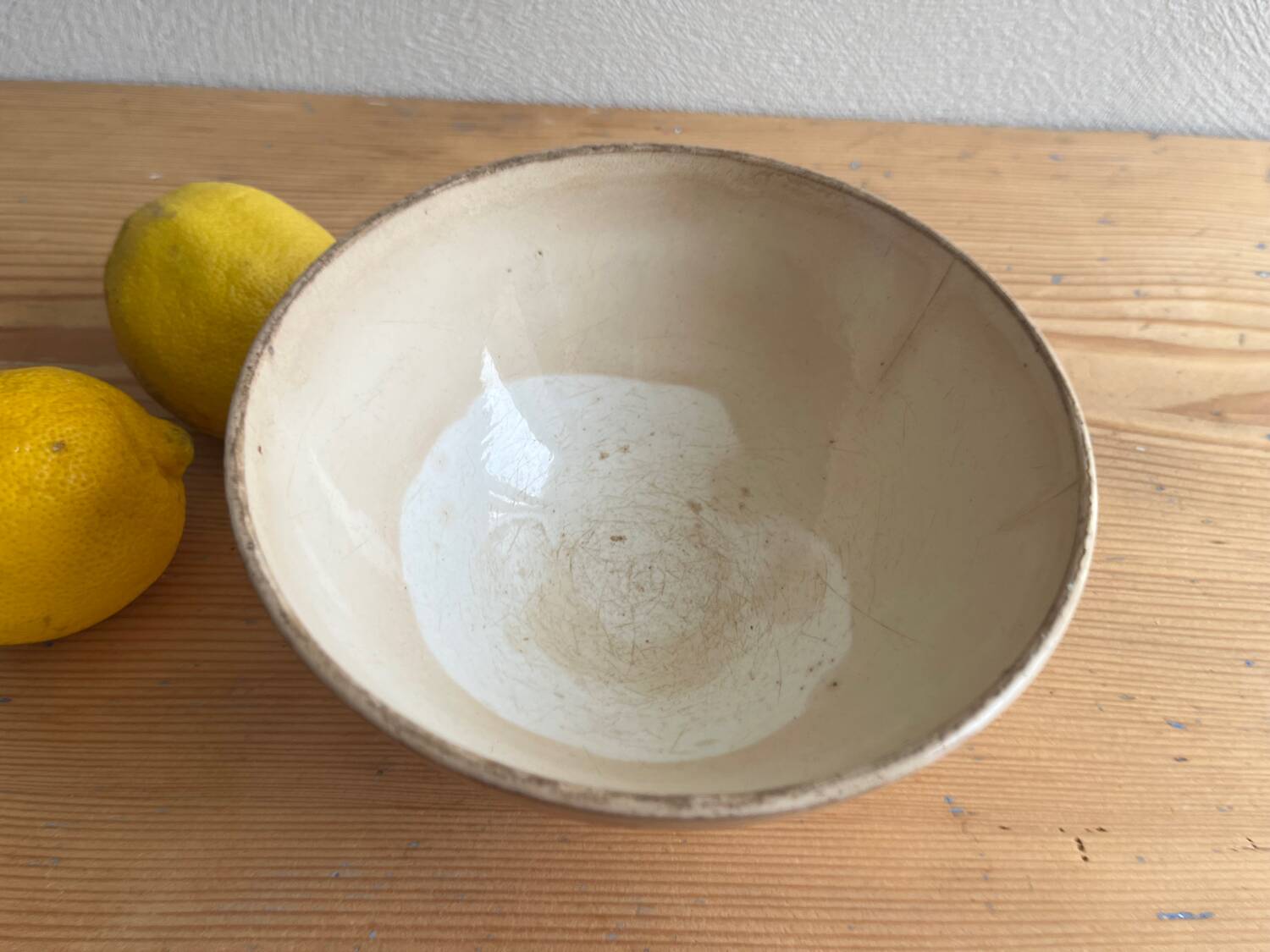 Old earthenware bowl on a pedestal, Digoin Sarreguemines model Georg.
