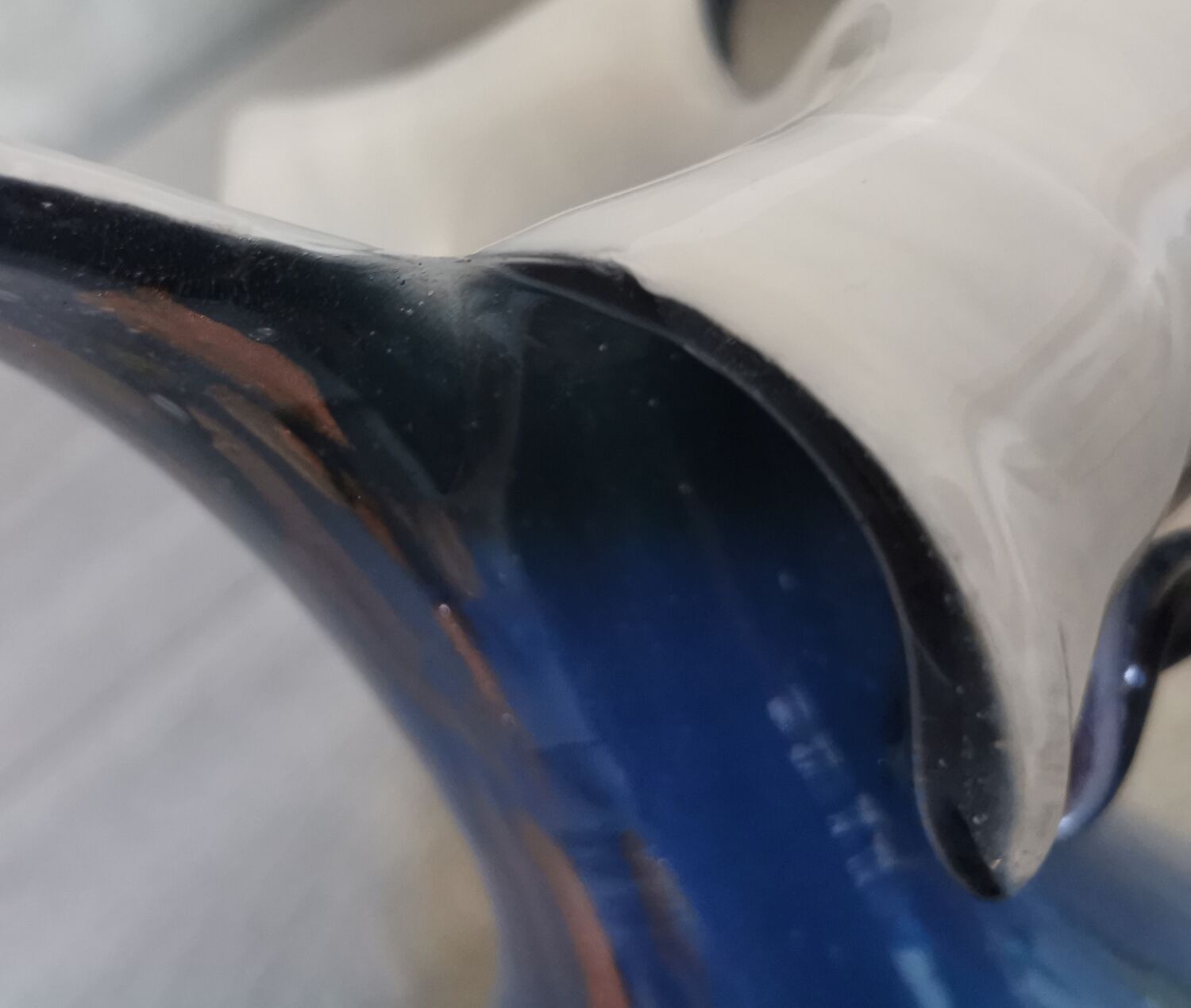 Gold and blue design vase Torcheux