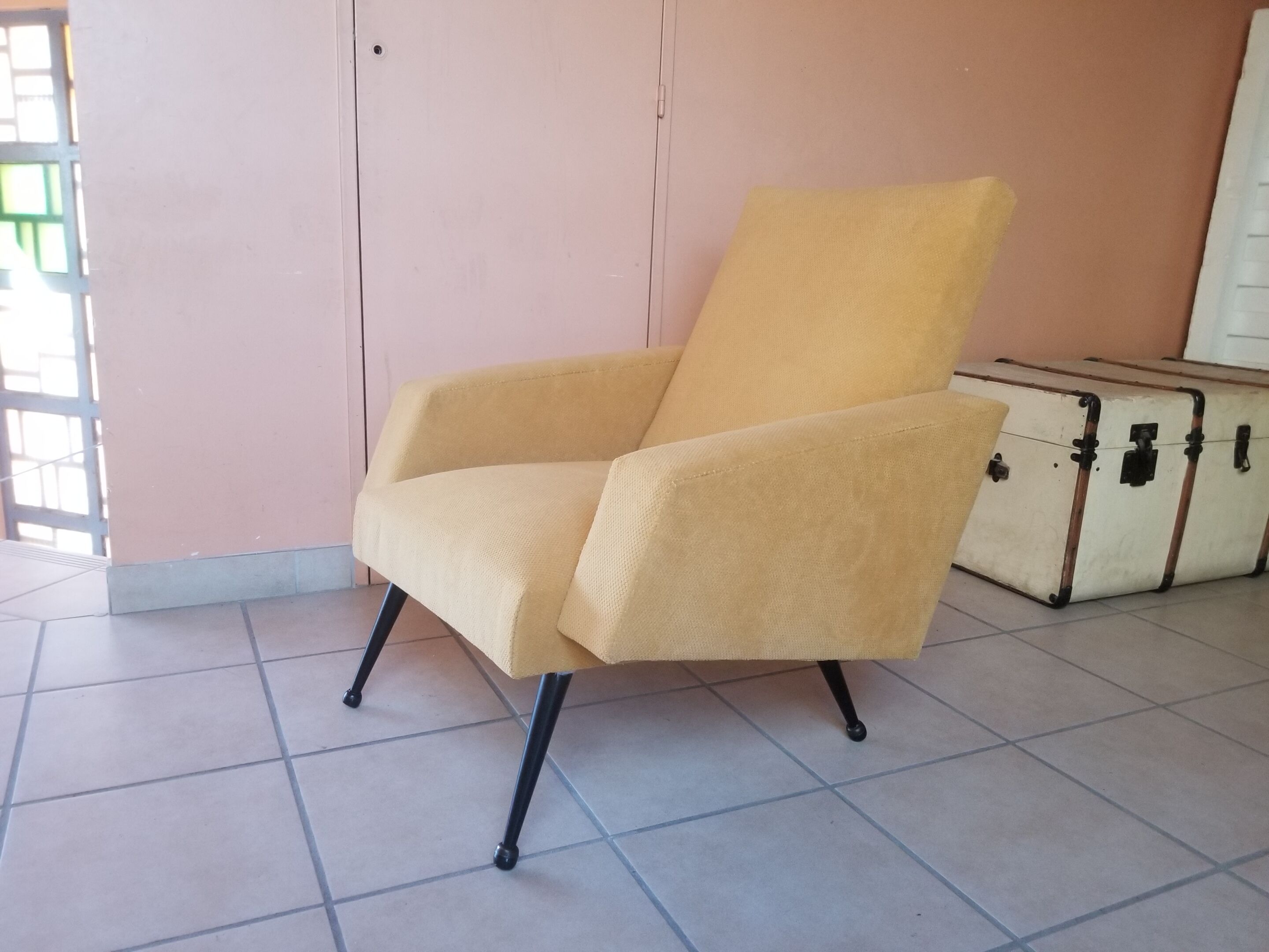 Wine armchair 60s fully restored