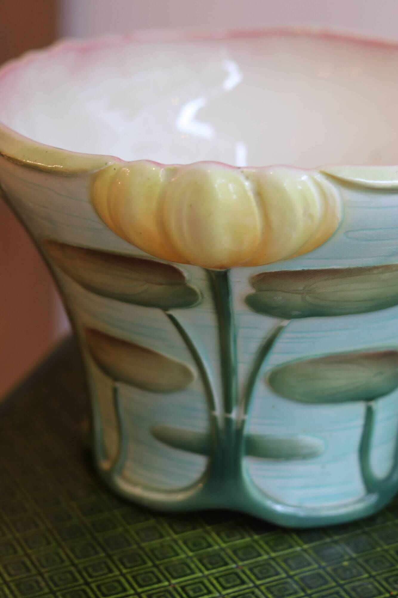 Pair of Art Nouveau cache-pots in barbotine, Saint-Clément manufacture, ve