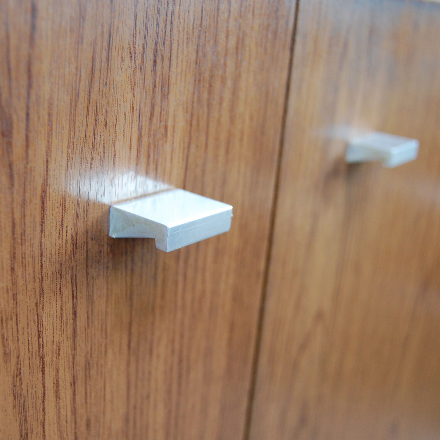 Storage cabinet "1290" by Pierre Guariche for Meurop, 1960s