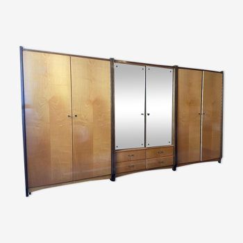 Armoire  large composee e 3 elements