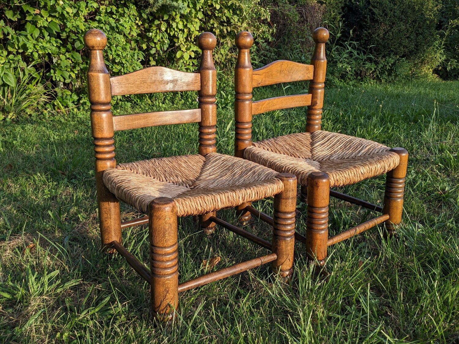 Duo of brutalist straw-covered oak chairs 1940-1950 # Charles Dudouyt