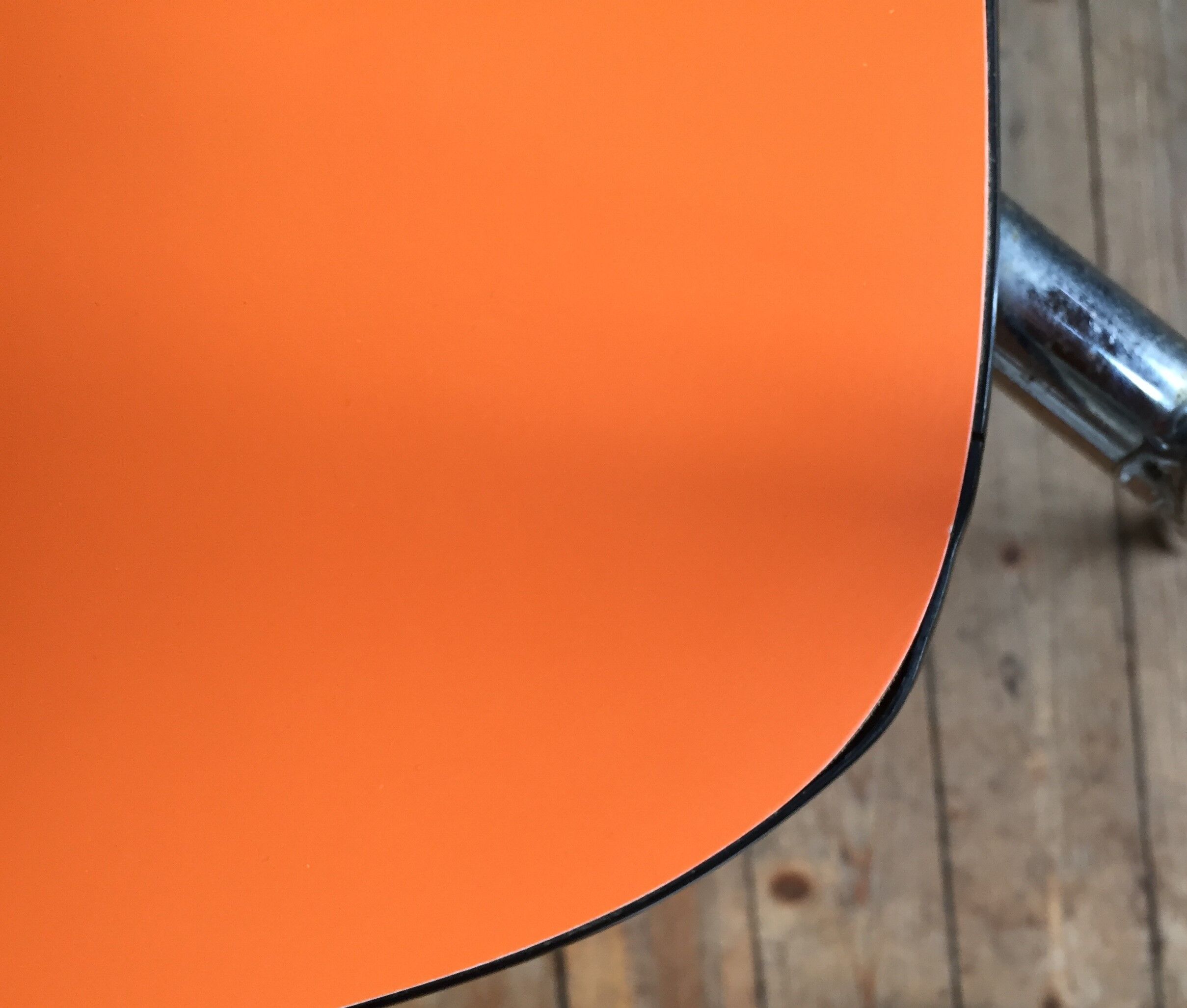 Lot of 4 vintage chairs in orange formica