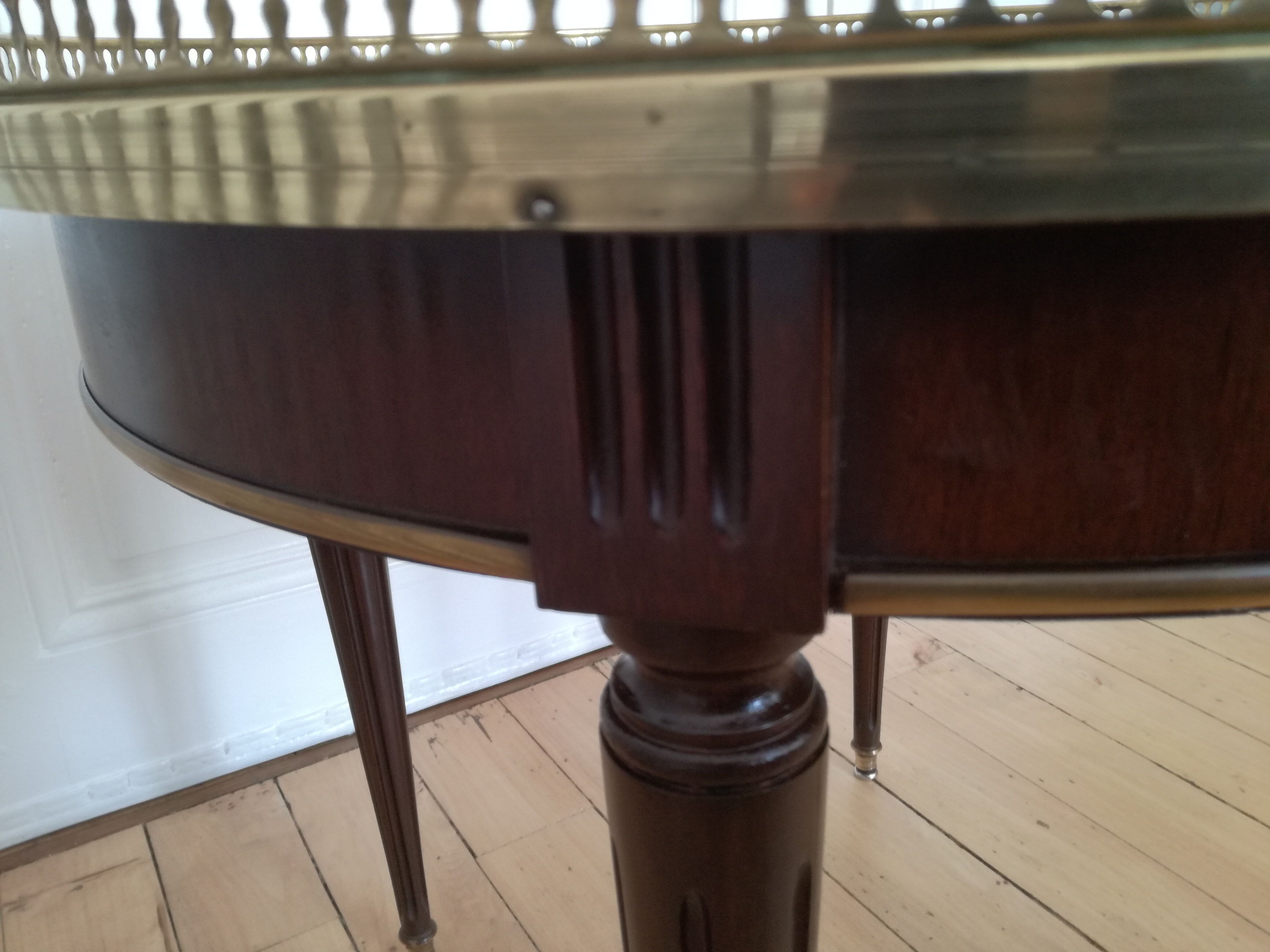 Louis XVI-style hot water table